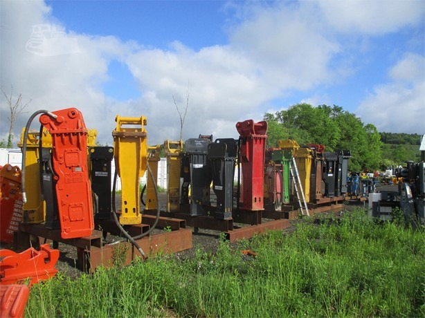 2020 MUSTANG HM1300 - $12,000 - Image 3